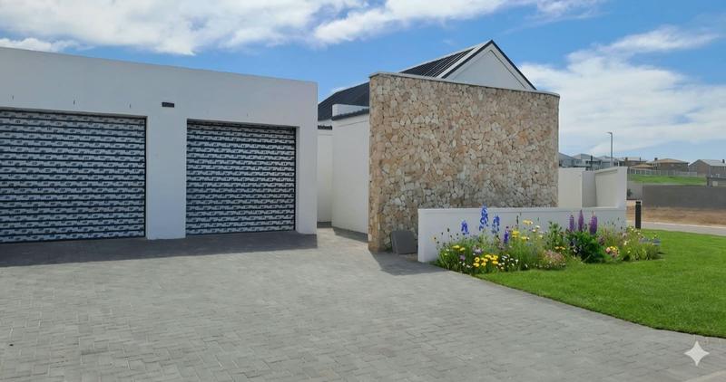 2 Bedroom Property for Sale in Stilbaai Wes Western Cape